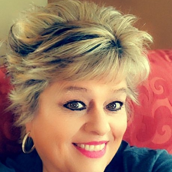 Meet your Posher, Joyce - Picture 2 of 3